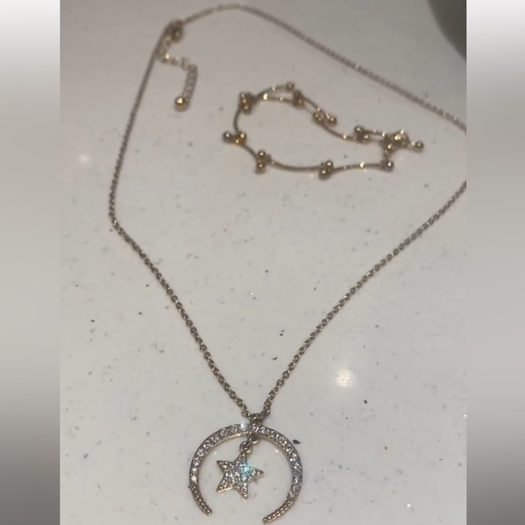 Gold Crescent Moon and Star Pendant chain & bracelet - Picture 3 of 6